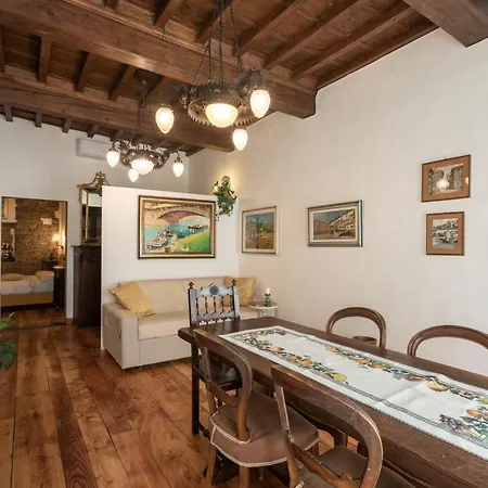 Boutique Ponte Vecchio 피렌체